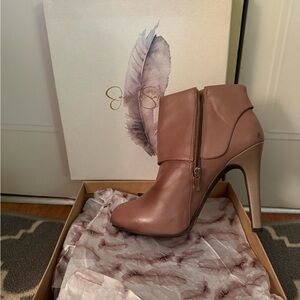 Women’s High Heel Ankle Boot in Dusty Rose